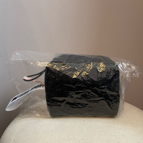 New Victoria’s Secret Sport neoprene wristlet - Picture 7 of 7